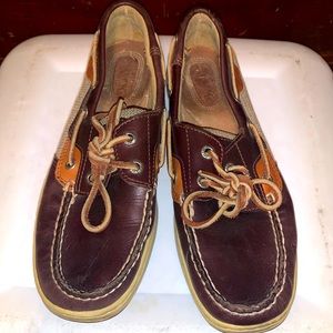 Brown leather Sperry’s
